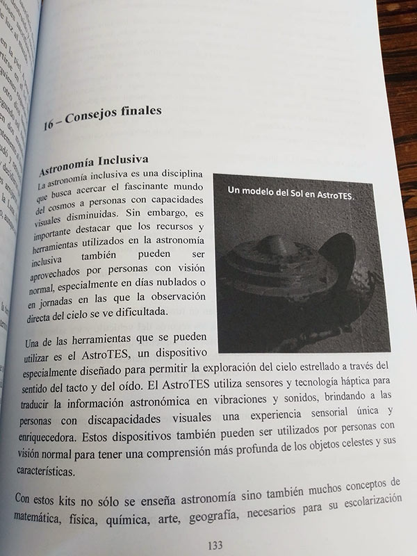 Interior del libro Cómo Triunfar con el Turismo Astronómico.